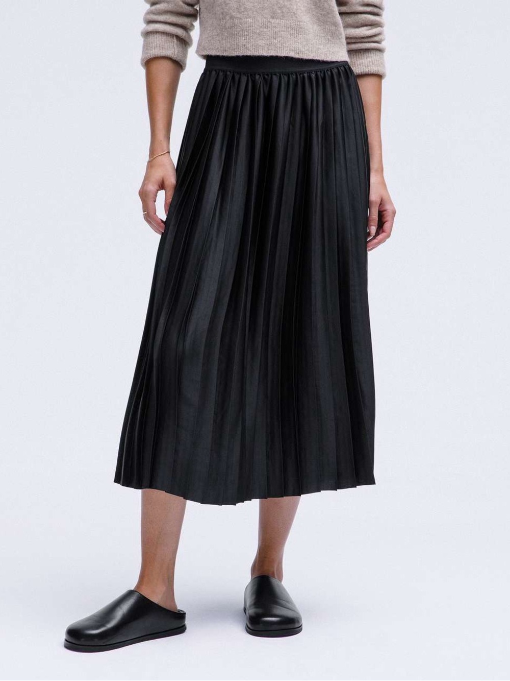Lululemon satin pleated Midi Skirt